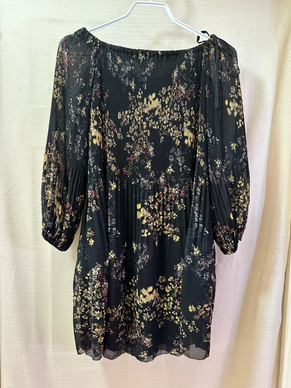 Wilfred by Aritzia floral pleated blouse soft flowy romantic boho XS silk trim